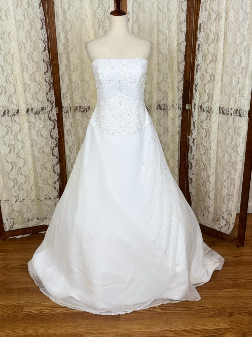 Beautiful Vintage Y2K Mori Lee Strapless Chiffon Wedding Gown